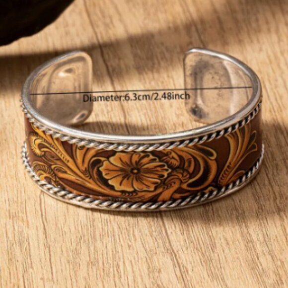 Silver tone Cuff Style Bracelet - Western cowgirl boho vibes - NEW - OS - Picture 2 of 2
